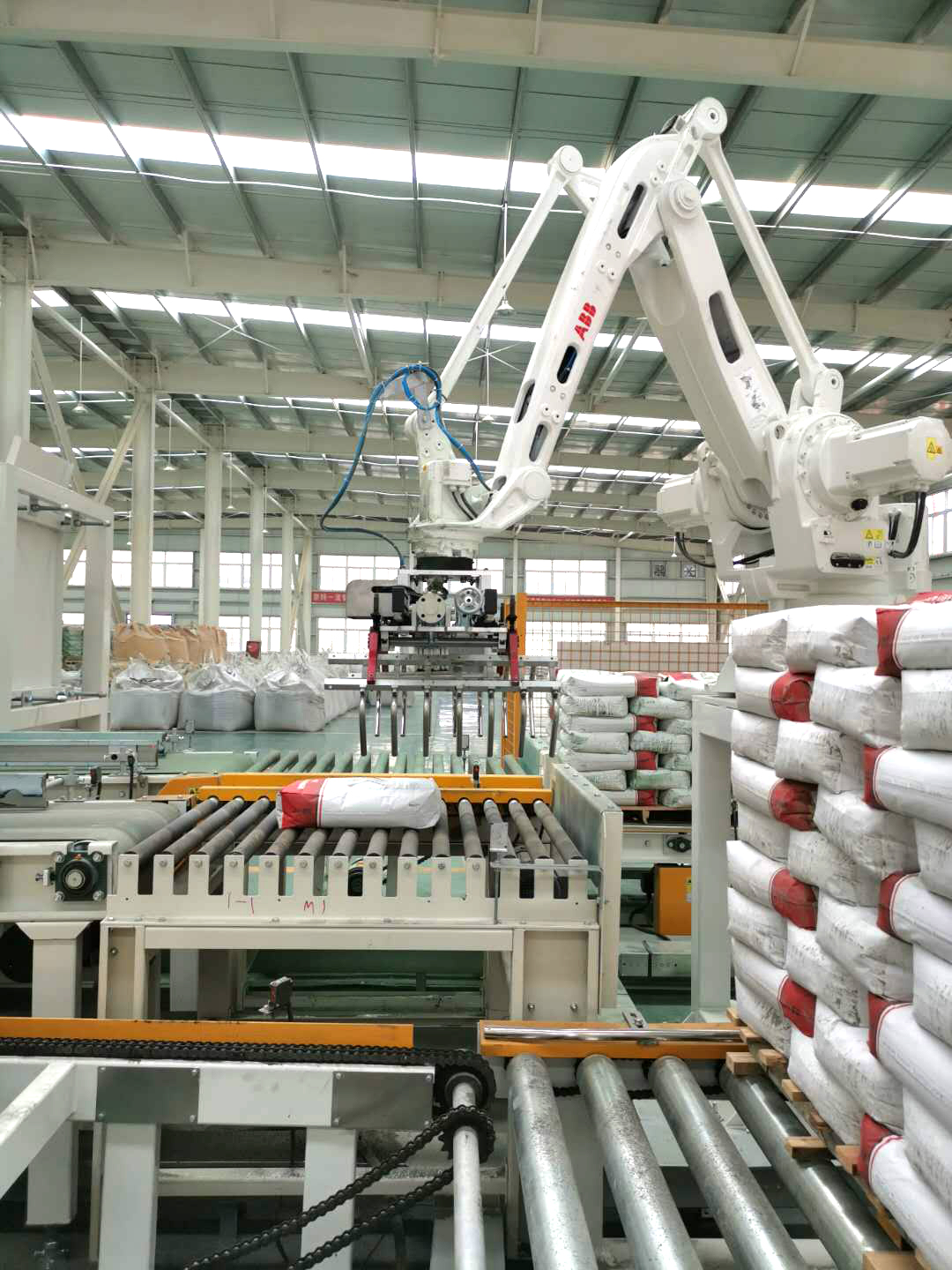 ?大廣金剛砂地坪材料  新鄉(xiāng)自動化工廠！